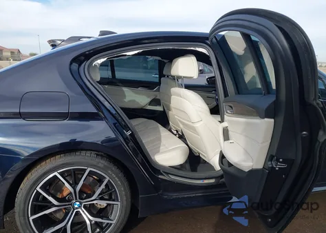 2022 BMW 530 I z USA, uszkodzony, nr VIN WBA53BH07NWX71666